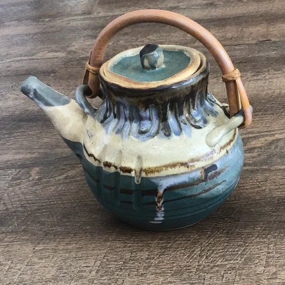 Clay teapot signed by Isaac Martin - Picture 2 of 7